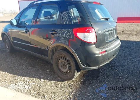 2010 Suzuki Sx4 Technology z USA, uszkodzony, nr VIN JS2YA5A32A6301282
